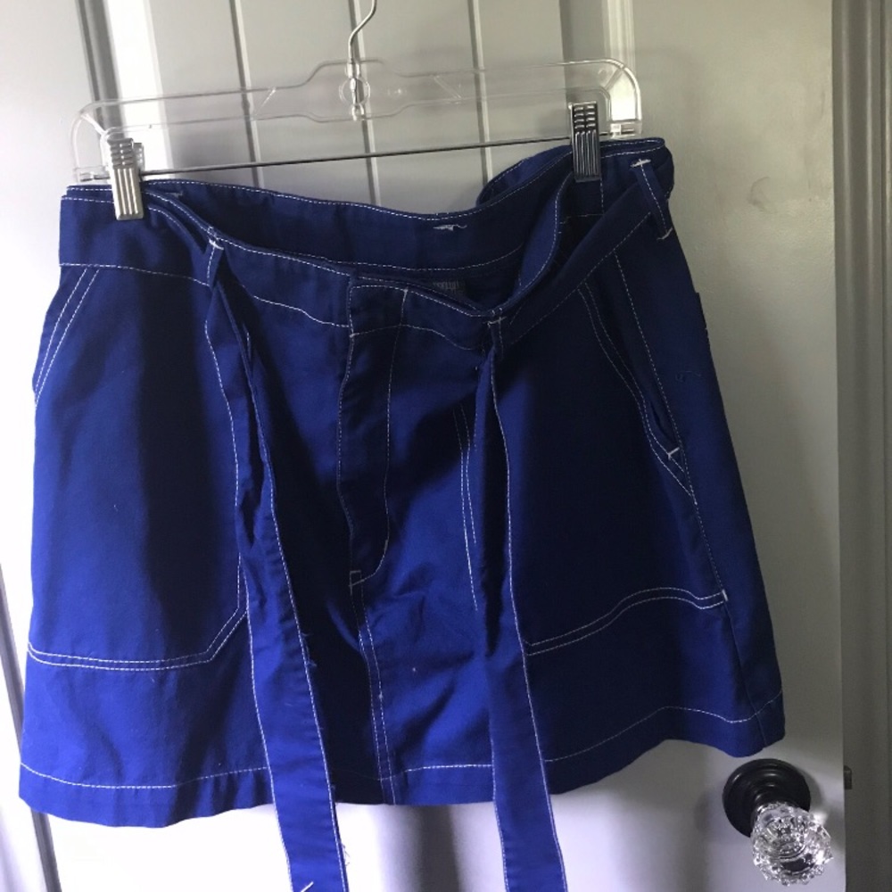 NEVER WORN trendy blue structured denim skirt